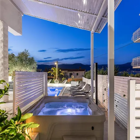 Serene Near Slatine Beach, Cleaning Included Trogir